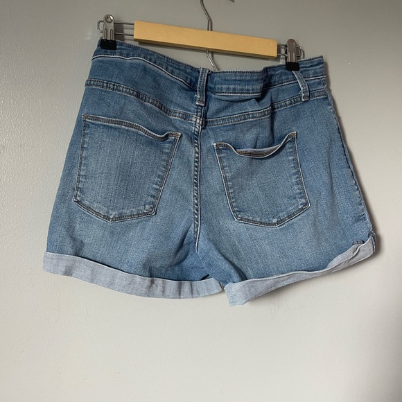 Universal thread button up cuffed mid rise jean shorts 12 - Picture 4 of 7
